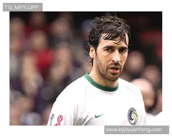 足球明星退役后的生活与成就回顾及其经典瞬间图片展览