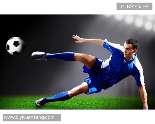 25号足球明星高清照片展现运动魅力与风采的完美瞬间